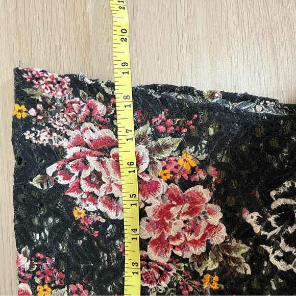 Zara Lace Top - Picture 7 of 7